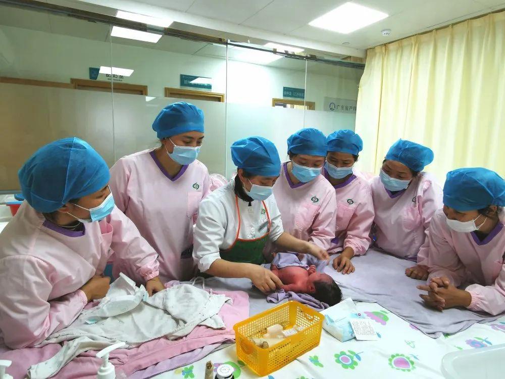 开阳县妇婴监护型护送